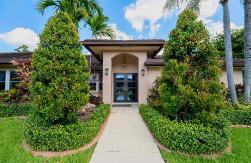 Poolside Miami Paradise with BBQ & Outdoor Lounge - Foto 5