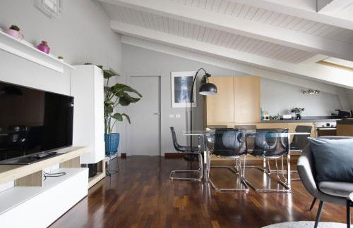 Penthouse with Patio & 2 Baths, 10 Min to Duomo - Foto 14
