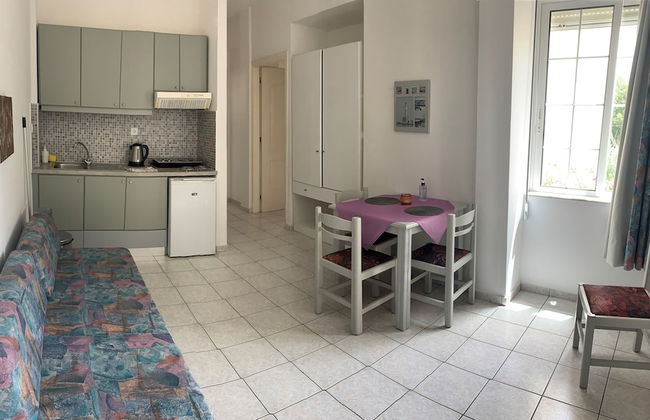 Ermis Suites - Photo 16