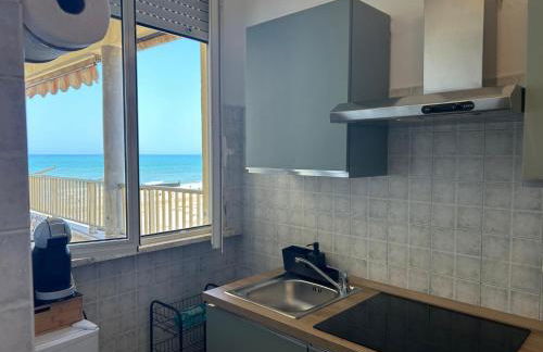 Le Terrazze Beachfront, balcony, parking, private access Beach - Foto 6