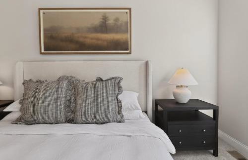 Luxe King Bed, Balcony, Garage in Downtown Raleigh - Foto 28