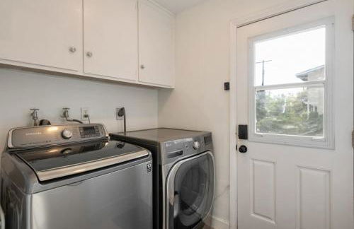 2-Story Sanctuary - Spacious Hot Tub - Billiards - Foto 28