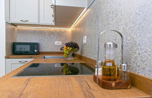 Split Eye Apartment - Photo 13