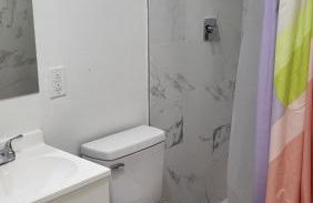 Seeing Busch Gardens from two apartments - Photo 7