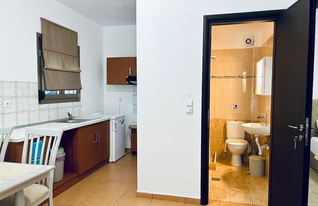 A & A Apartments - Photo 32