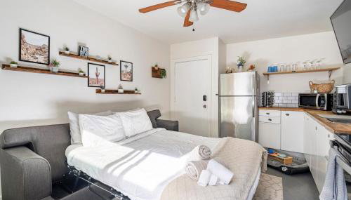 2BR Apt with BBQ & Parking Spring Fling Stay - Foto 5