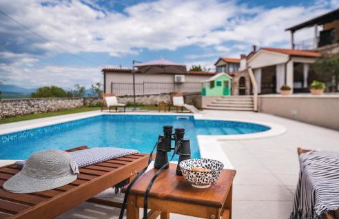 Beautiful Apartment In Hrboki With Wifi - Photo 6