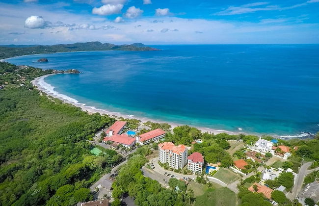 Fifth-Floor Condo with Breathtaking Ocean Views, Stylish Interior & Prime Location Near Flamingo Beach - Foto 30