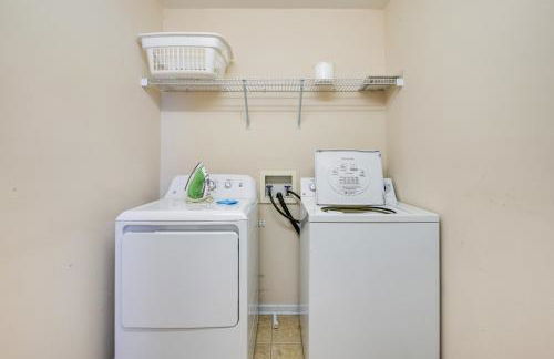 Walk to Ocean and Pier Surfside Beach House with Pool - Foto 26