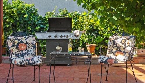 Bay Park Garden Paradise - central Location, AC, Washer Dryer & Private yard! - Foto 2