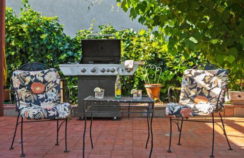 Bay Park Garden Paradise - central Location, AC, Washer Dryer & Private yard! - Foto 2