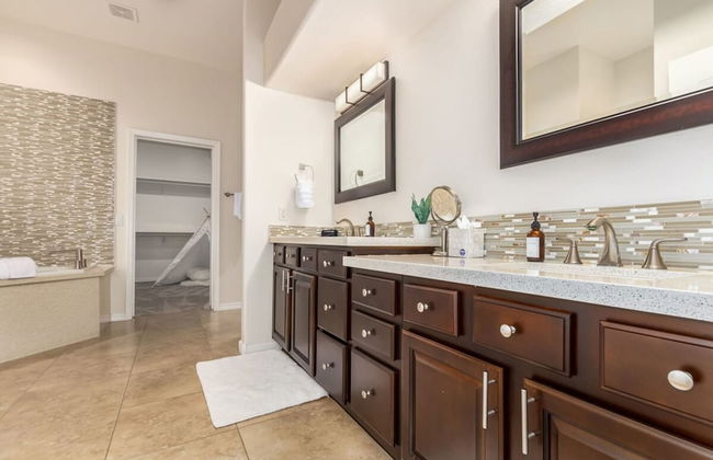 The Dreaming Tree Sleeps 10 Pool Spa Firepit BBQ - Foto 13