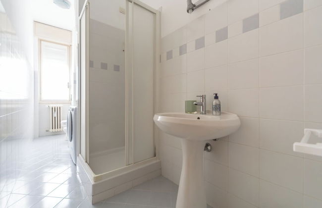 Milan Style Apartment - Photo 32