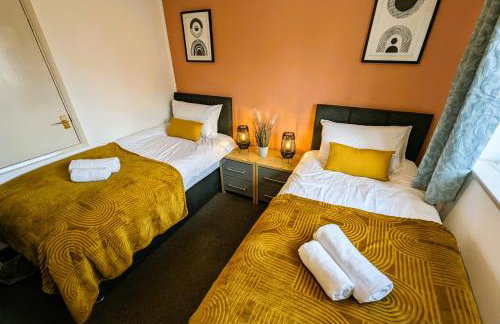 6 Guests * 4 Bedroom * Free Wi-Fi - Photo 14