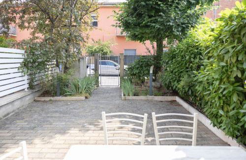 BHH Appartamento Signorini Bologna -wwwbolognaholidayhomecom- Parcheggio Riservato e Giardino - Holiday House Bologna Garden Parking - Foto 59