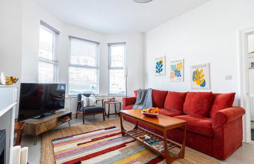 Spacious 3BR House, 8 min Kensal Green, NW London - Photo 3