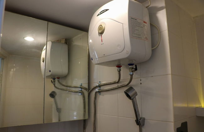 Cozy Stay and Simply 2BR at Green Pramuka City Apartment - Foto 12