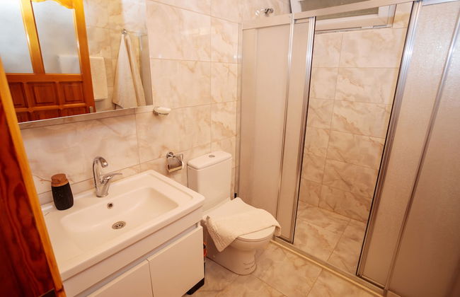 Lumos Homes - Photo 18