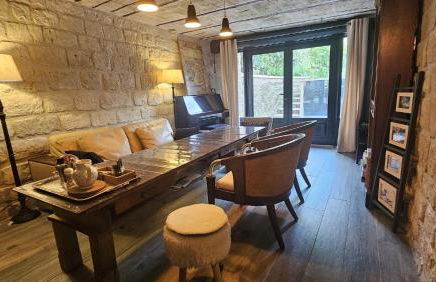 In city center and next to the train station - Foto 8