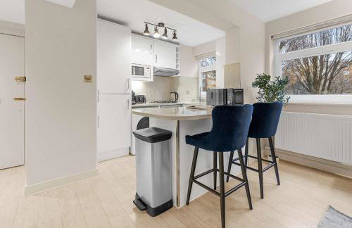 Prime Location with Modern Comfort - Foto 11