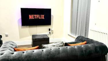 City Centre 2 Bed 2 Bath Apartment - Foto 1