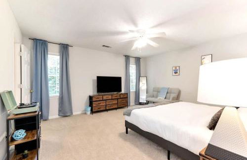 4BR Cozy Family Retreat Near Mall of GA, Near Lake Lanier - Sleeps 10 - Foto 37