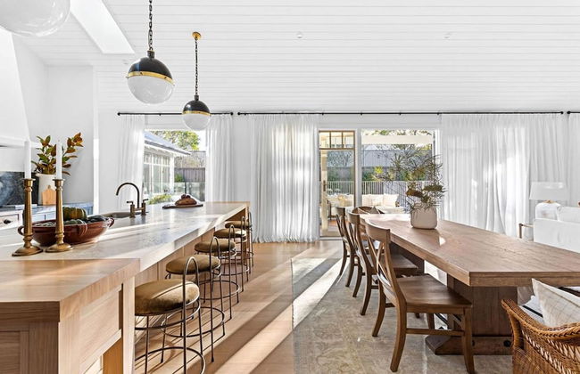 Muskoka Luxe Retreat With Pool Spa Fire Pit - Photo 7