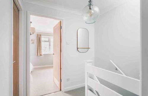 Lilliput Hideaway 5 mins from Sandbanks Beach - Photo 10