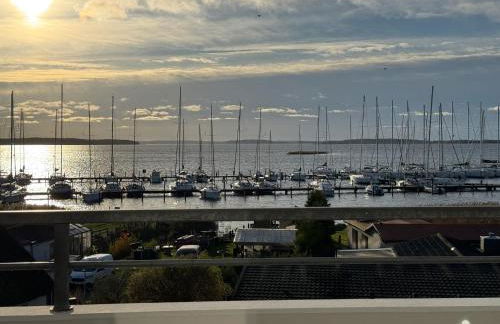 Frisch renoviertes FH Südblick am Meer in Breege, Meerblick von allen drei Etagen, Terrasse, Balkon, Sauna und Parkplatz - Foto 12