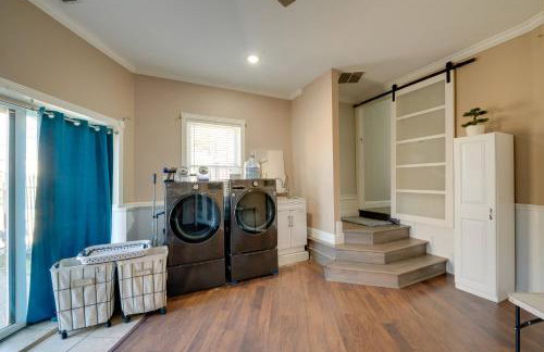 Near Joe Pool Lake! Luxe Getaway with Shared Pool - Foto 31