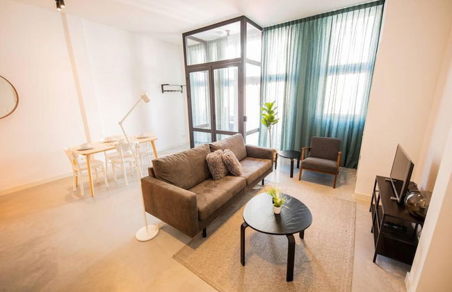 Alphabet 2 BR Serviced Apartments -lh- - Photo 2