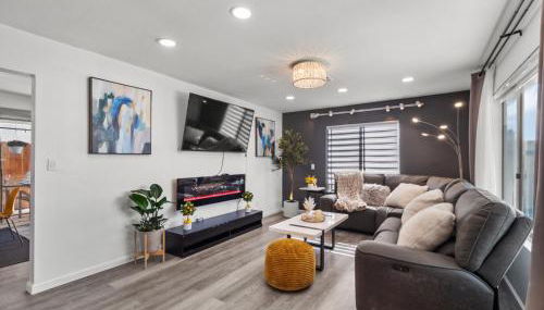 Super Spacious Family Vacation House! - Foto 1