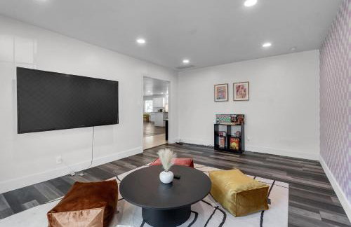 10min to EXPO - Family-Friendly with Office & Playroom - Photo 30