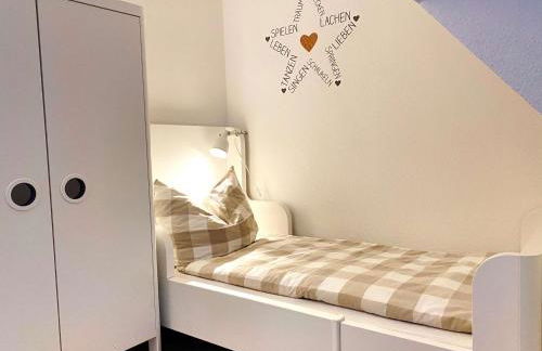 Sky & Sand Homes Strandläufer I Stilvolle Wohnung unter Reet in SPO mit Parkgarten - Photo 27