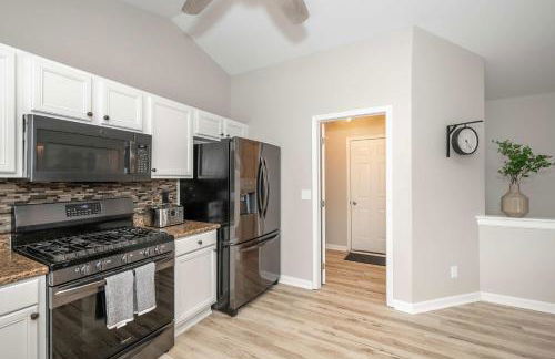 Poolside Paradise Near the Ark - Foto 48