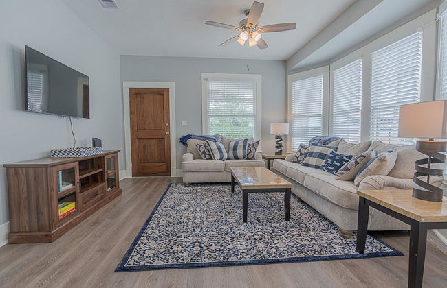 Uptown Cottage 2 Minutes to The Strand and Utmb - Foto 19