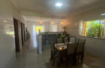 Casa com churrasqueira e piscina, perto de riacho - Foto 31