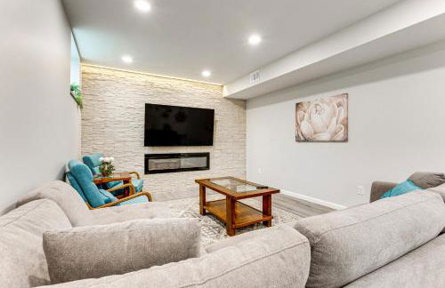 Renovated Logan Home with Pond and Fire Pit - Foto 11