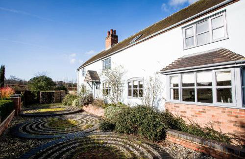 Beautiful 3 Bedroom Cottage - Picturesque Retreat - Foto 22