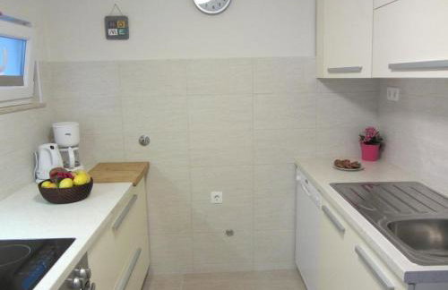 Holiday Home Lujo - Photo 25