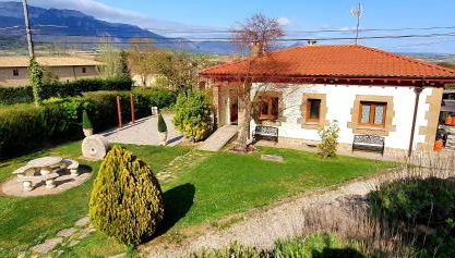 Legado De Zabala, Casa Rural - Photo 1, Garden, sunbed, Garden view, locker
