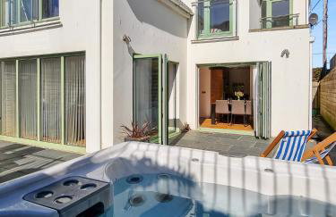 Point View - Award Winning Apartments with Private Hot Tub & Parking - Foto 2