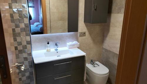 Piso turístico en Granada. Zona Palacio Deportes - Foto 4