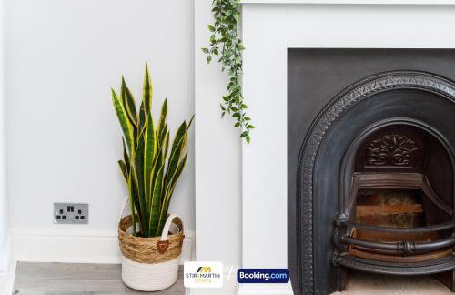 Comfy 3bed House By StirkMartin Stays Short Lets & Serviced Accommodation Cardiff With Free Parking & 8mins to City Centre - Foto 13