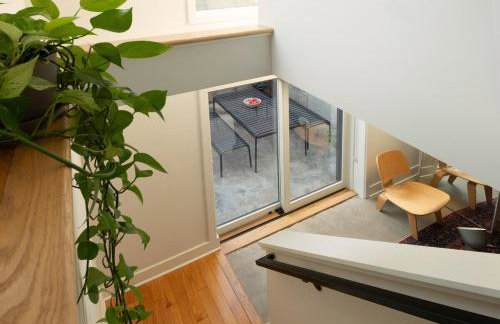 Designer 2-Bed Loft in Art Museum Area with Patio - Foto 20