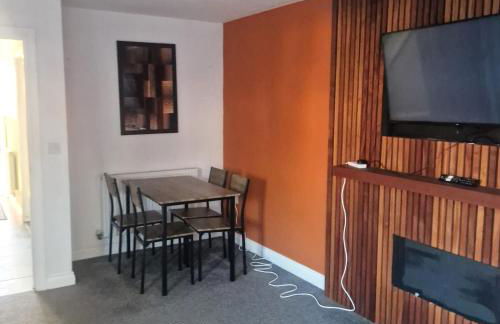 Spacious 3BR Home, 2 Bathrooms, Parking, Rushden - Foto 7