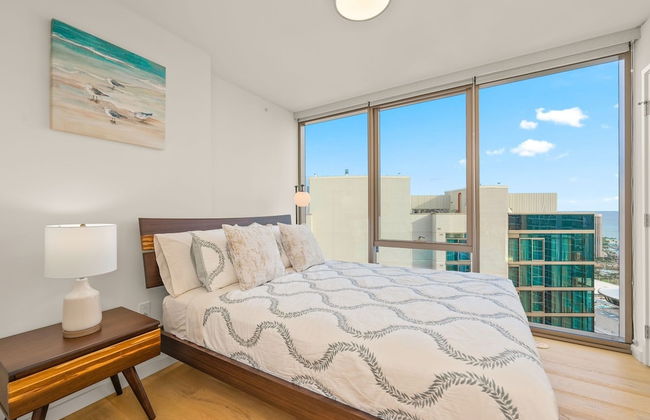 Sky Ala Moana 4209 2 Bedroom Condo by RedAwning - Photo 6
