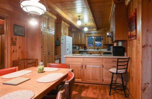 Mountain Lodge - Heated Pool 83 Degrees - Photo 28