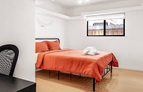 King Suite, 5 Queen beds Spacious Modern Home - Foto 35