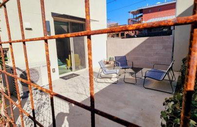 Chic Townhome Retreat nestled Downtown - Foto 8